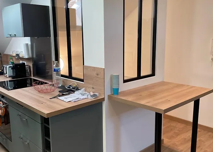 La Parenthese Remoise Apartment *